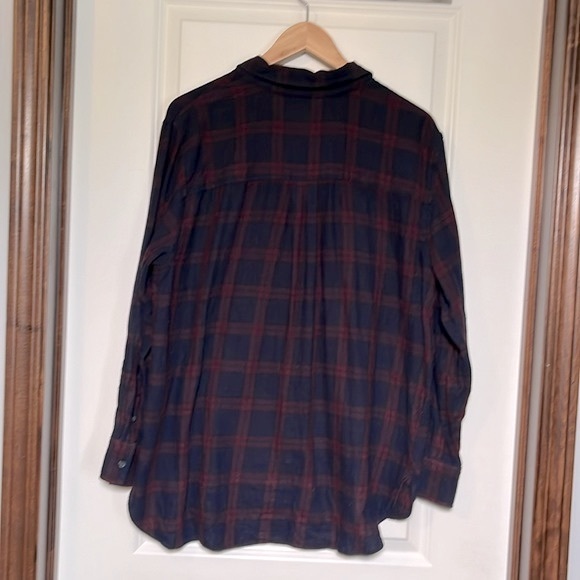 ⭐️HP⭐️ Hudson Plaid Button Down - Picture 3 of 4